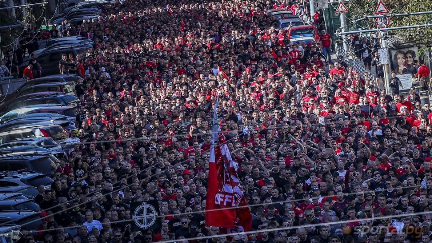 "Сектор Г" на поход във Варна: "Армейските" фенове се събират за грандиозно шествие